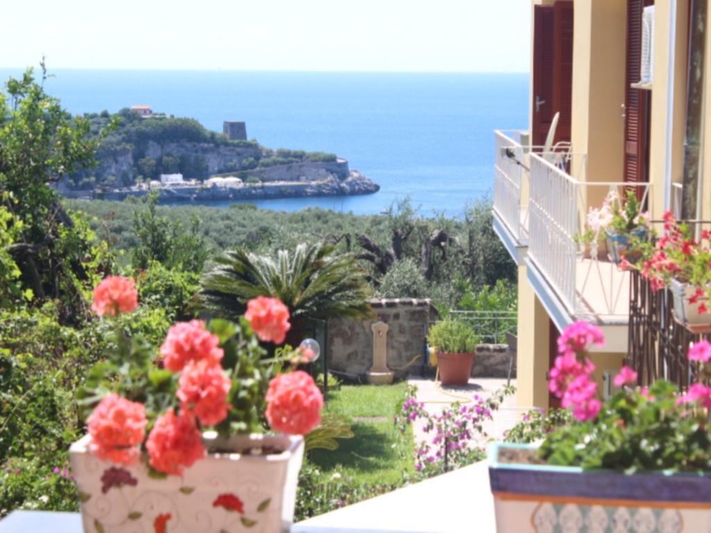 Faraglioni Di Sorrento Guesthouse Номер фото