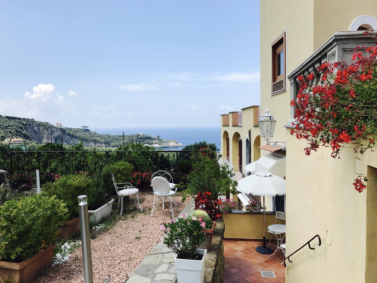 Faraglioni Di Sorrento Guesthouse Экстерьер фото